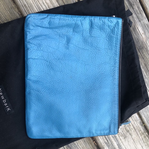 Newbark Blue Clutch Zip Pouch - Limited Edition - Picture 2 of 10